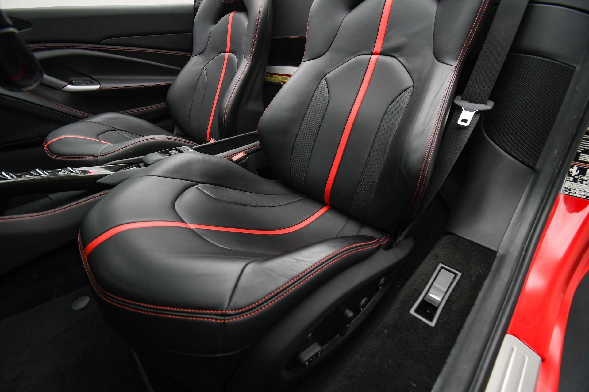 Used 2021 Ferrari F8 Tributo image 53