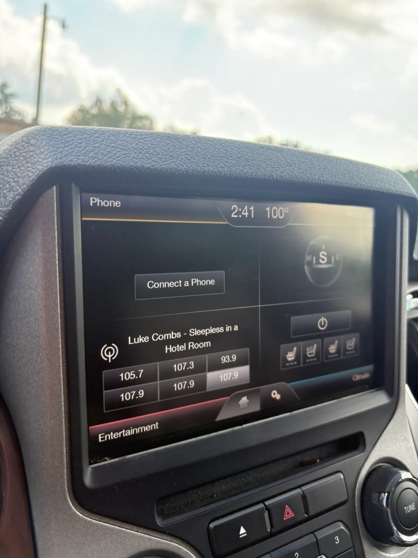 Used 2015 Ford F250 Lariat w/ Lariat Chrome Package AWD/4WD image 19