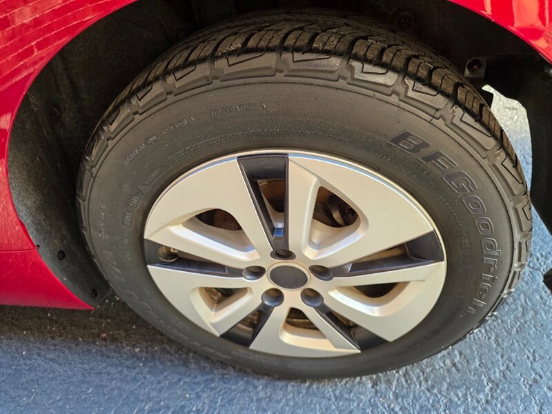 Used 2016 Toyota Prius Three image 31