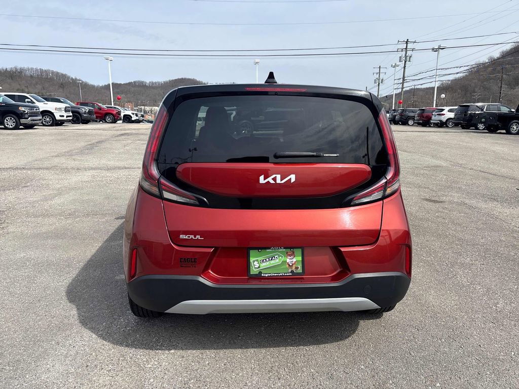 Used 2023 Kia Soul LX w/ LX Technology Package image 4