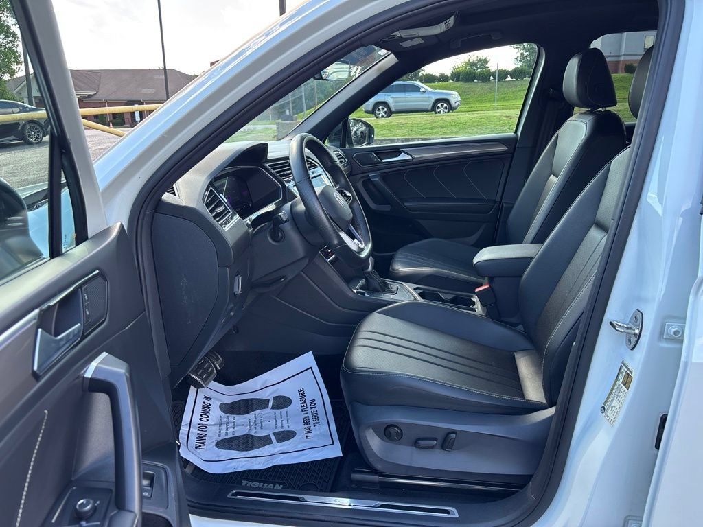 Used 2024 Volkswagen Tiguan SE R-Line FWD image 14