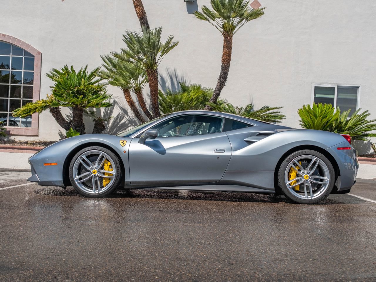Used 2018 Ferrari 488 GTB image 4