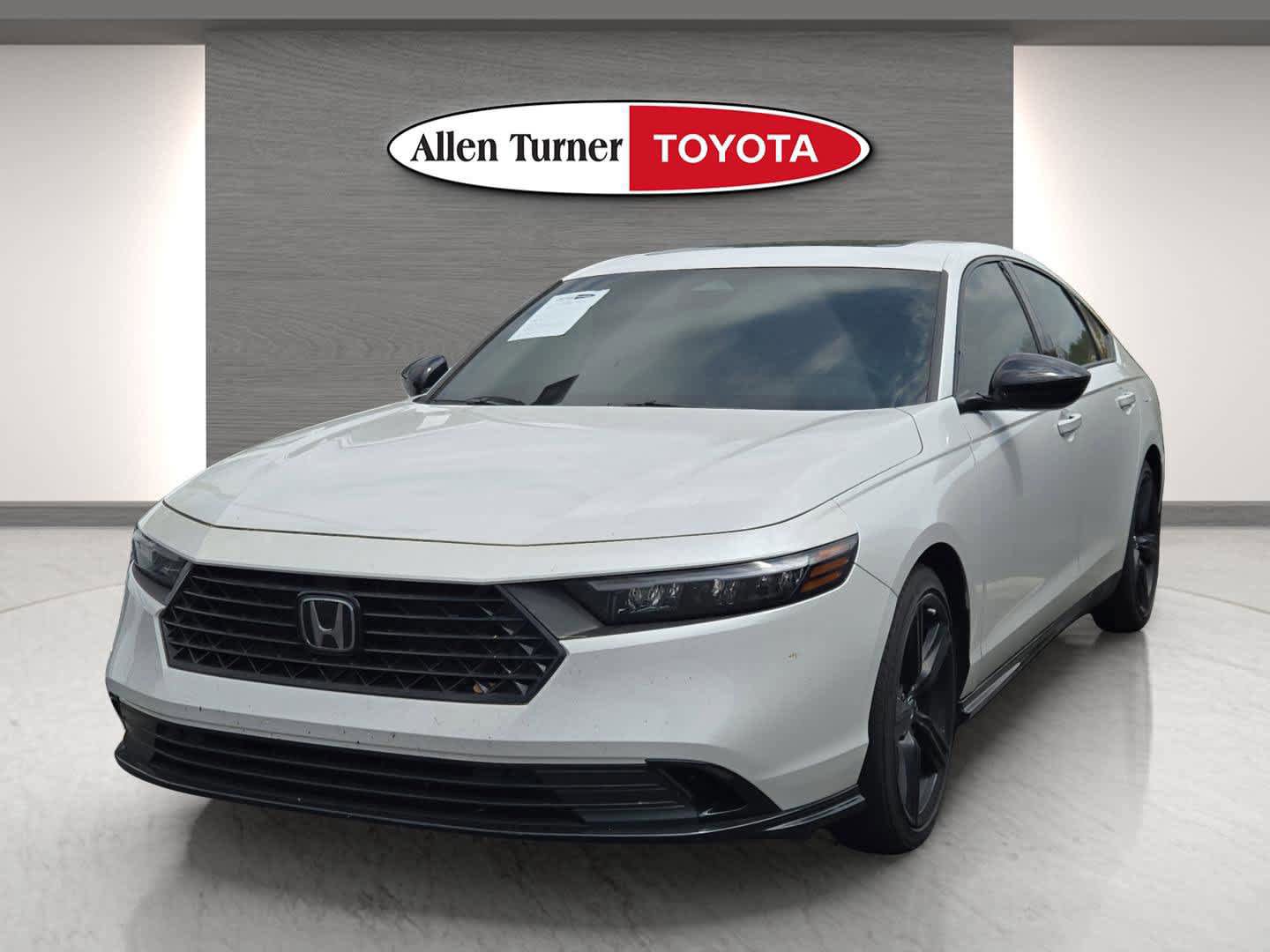 Used 2023 Honda Accord Sport image 3