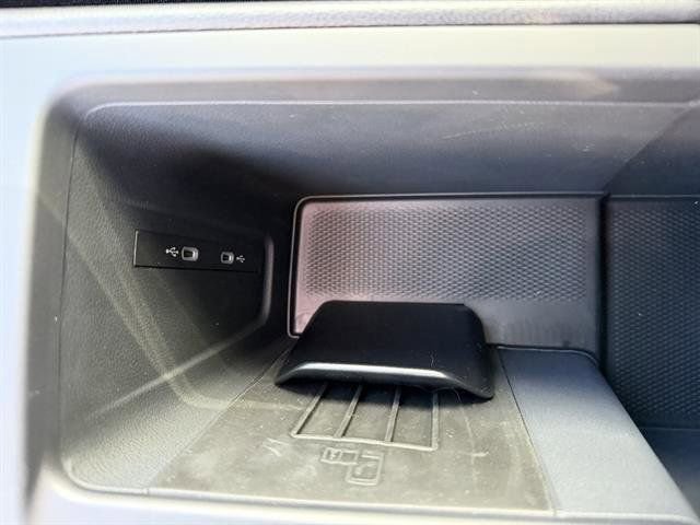 New 2026 Volkswagen Tiguan SE image 24