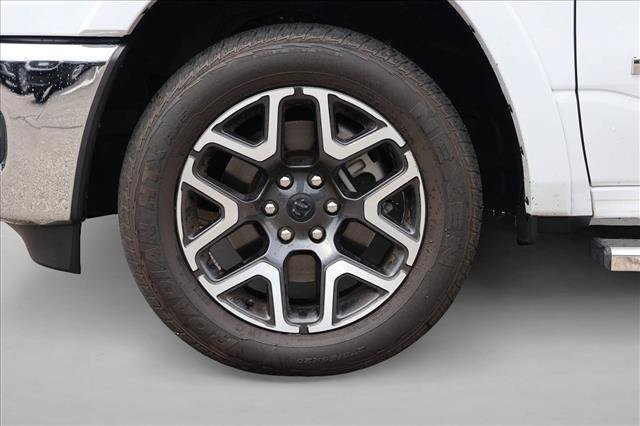 Used 2025 RAM 1500 Laramie AWD/4WD image 9