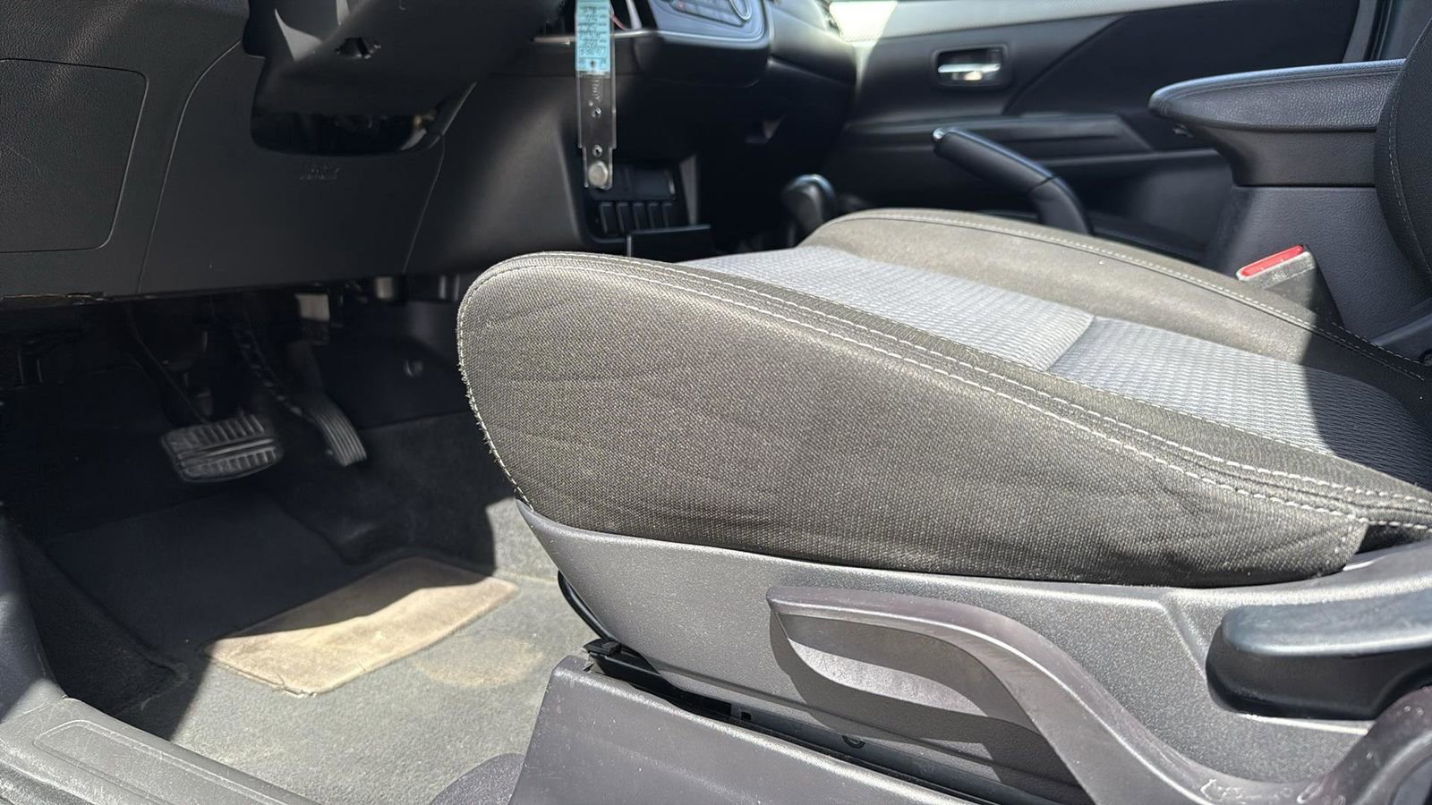 Used 2018 Mitsubishi Outlander ES image 6