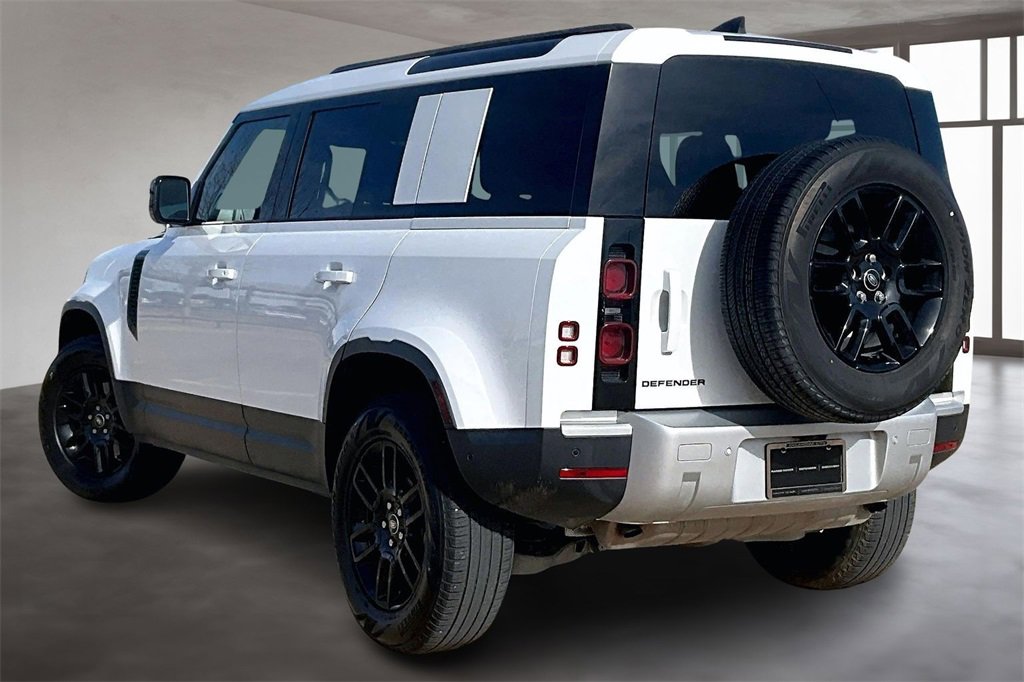 Used 2025 Land Rover Defender 110 S image 12