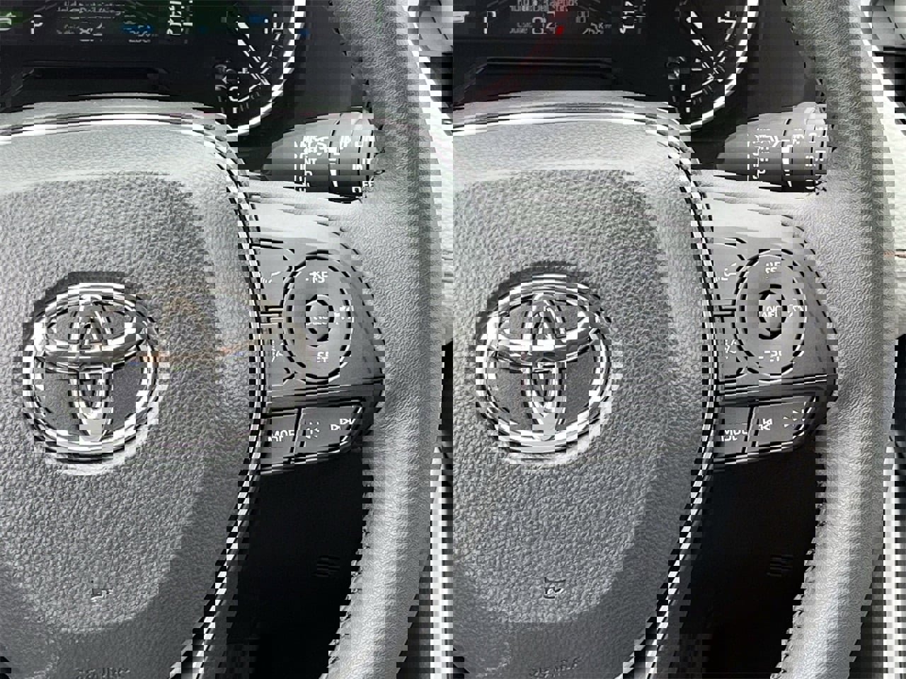 Used 2025 Toyota RAV4 XLE Premium image 14