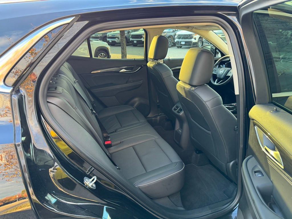 Used 2022 Buick Envision Essence w/ Safety Package image 21