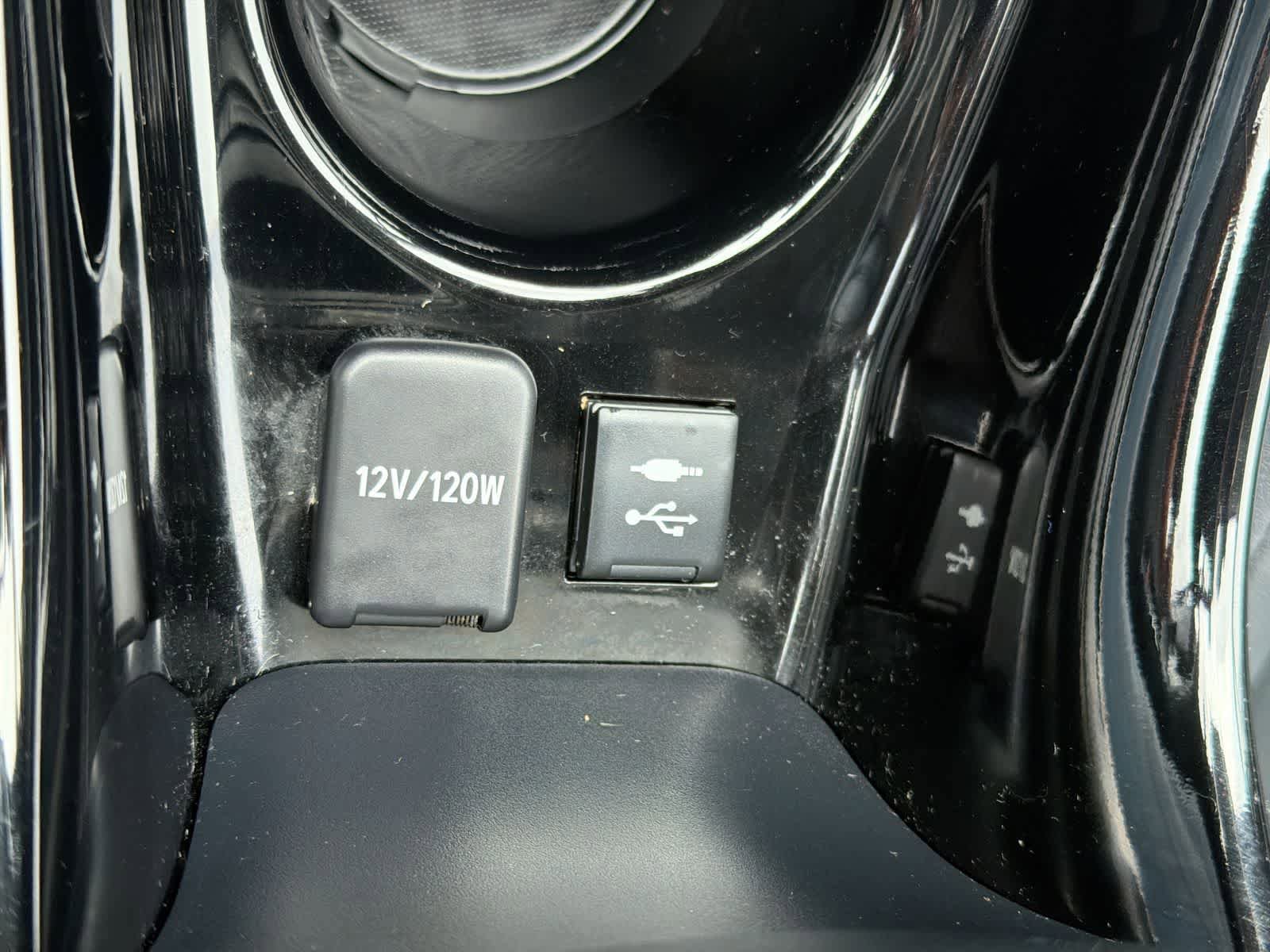 Used 2022 Toyota Prius Prime XLE FWD image 32