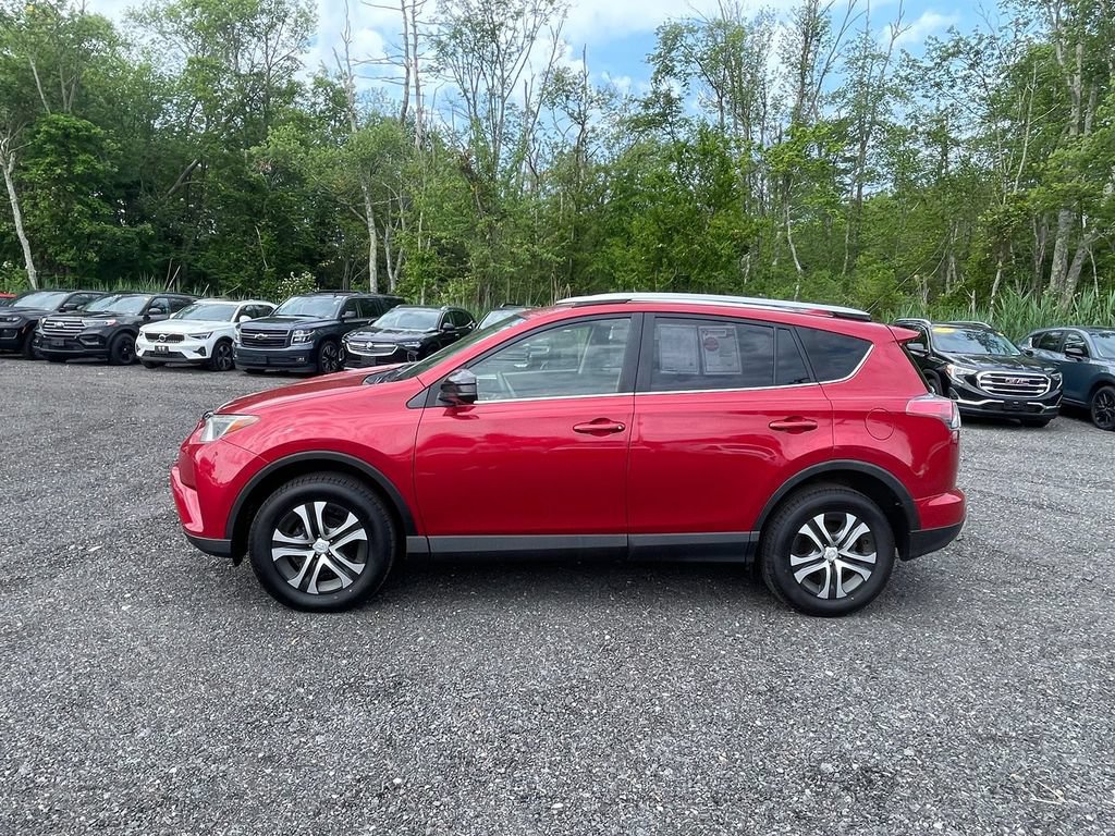 Used 2016 Toyota RAV4 LE AWD/4WD image 9