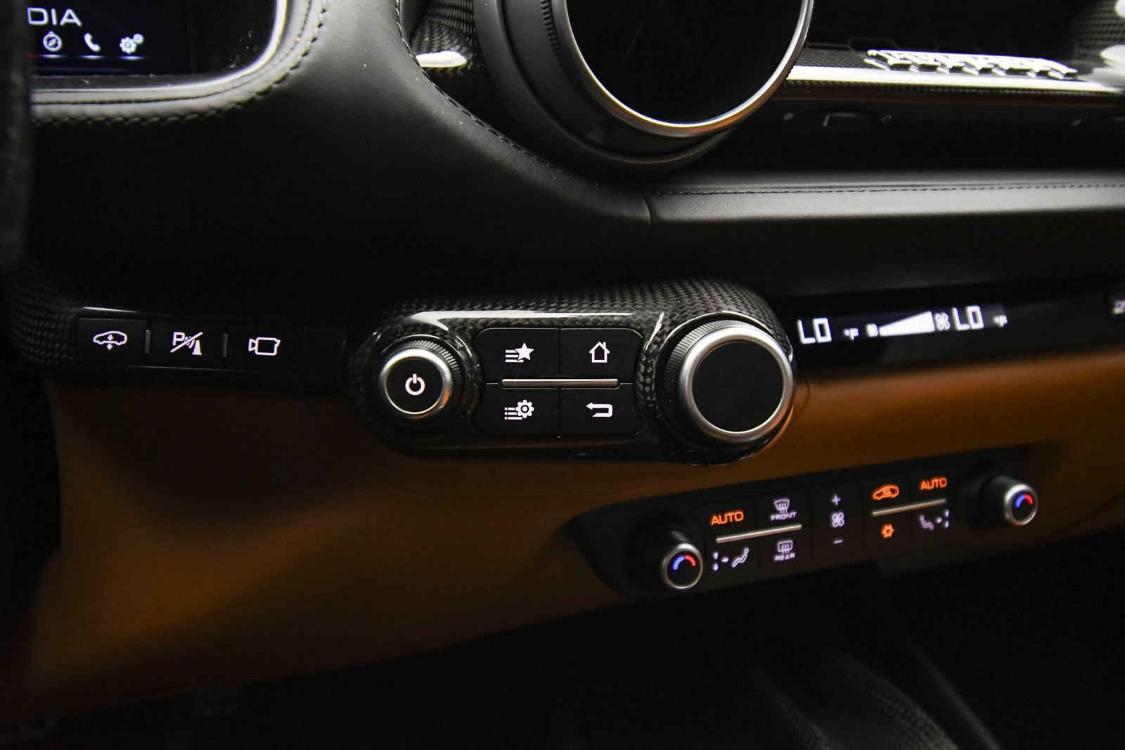 Used 2018 Ferrari 812 Superfast RWD image 29