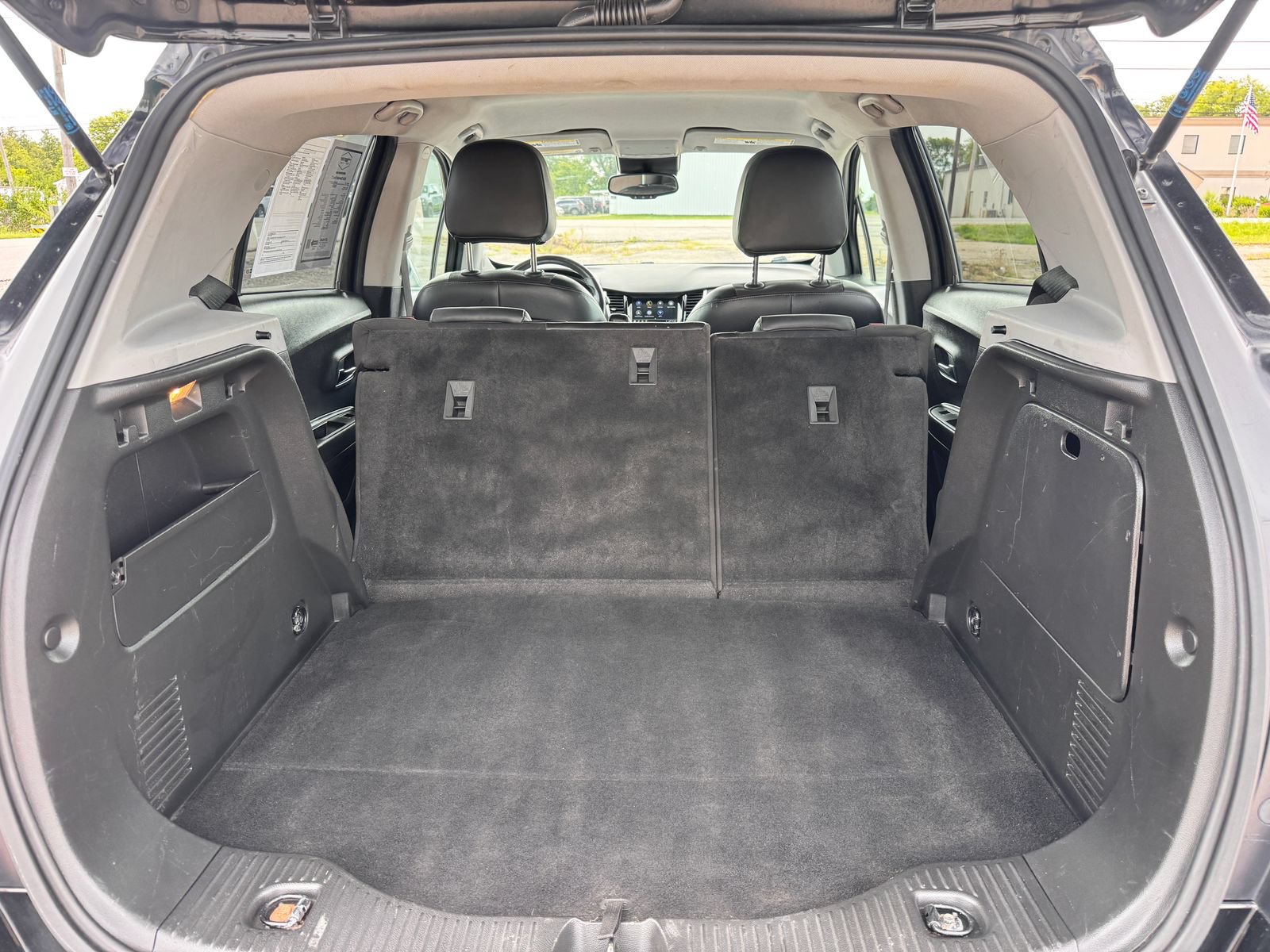 Used 2019 Chevrolet Trax LT w/ LT Convenience Package FWD image 7