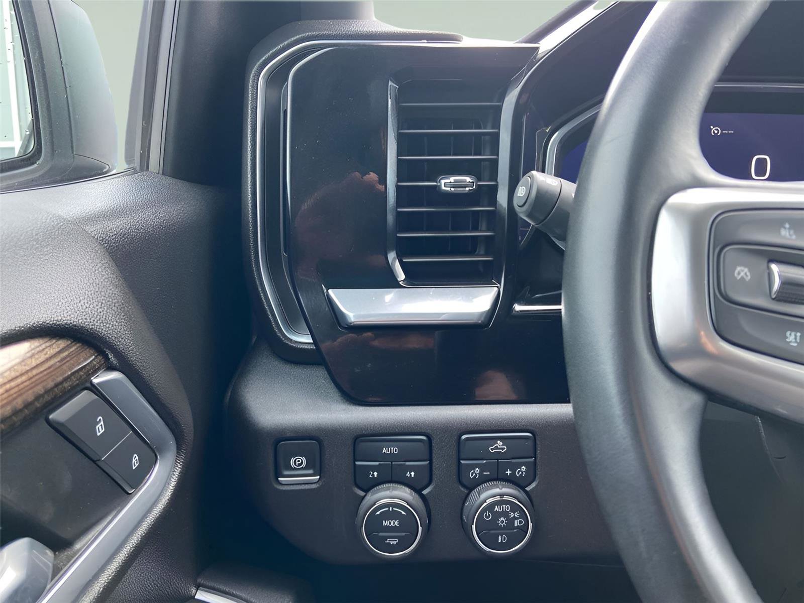 Used 2025 Chevrolet Silverado 1500 RST w/ Redline Edition image 14