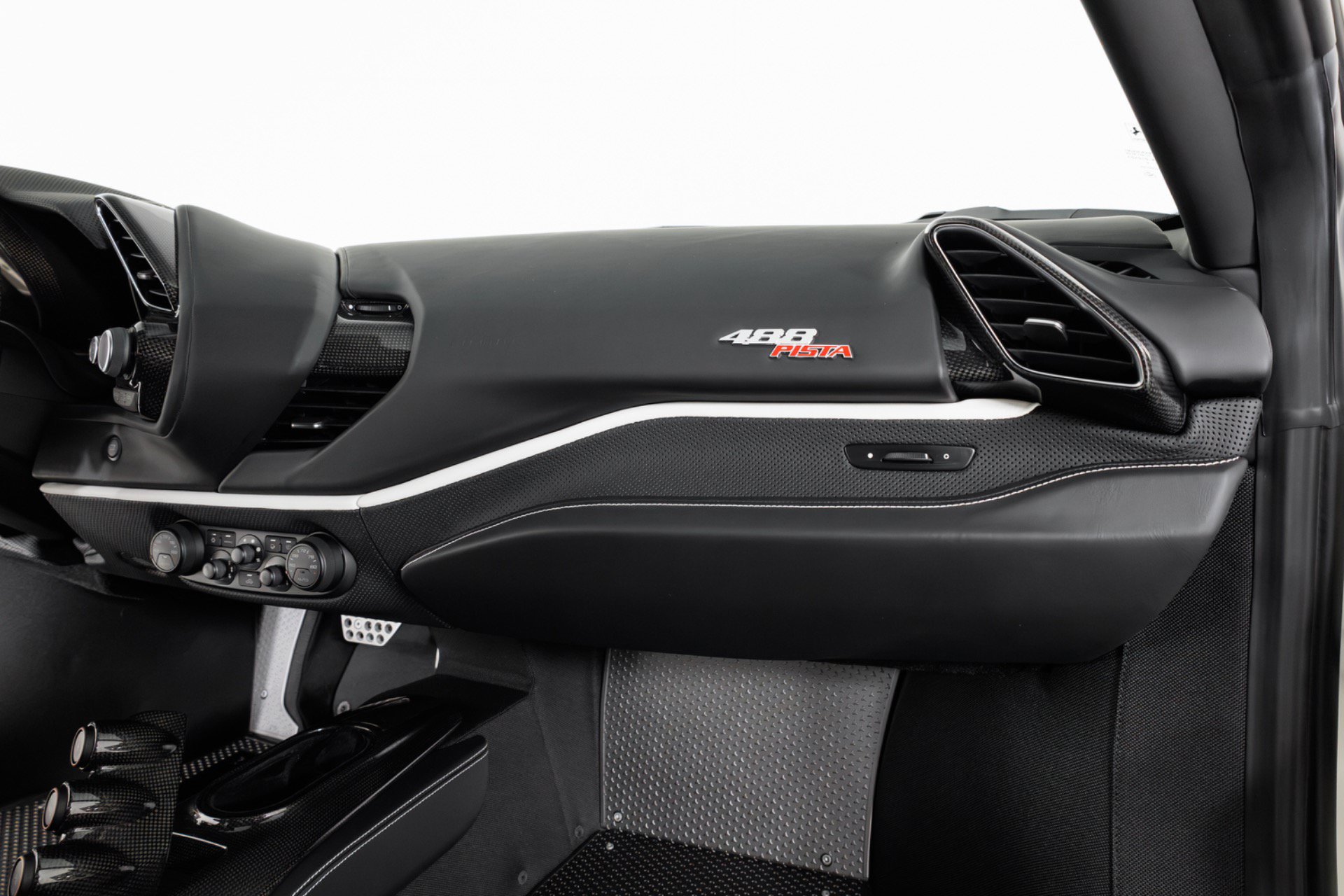 Used 2020 Ferrari 488 Pista Coupe RWD image 42