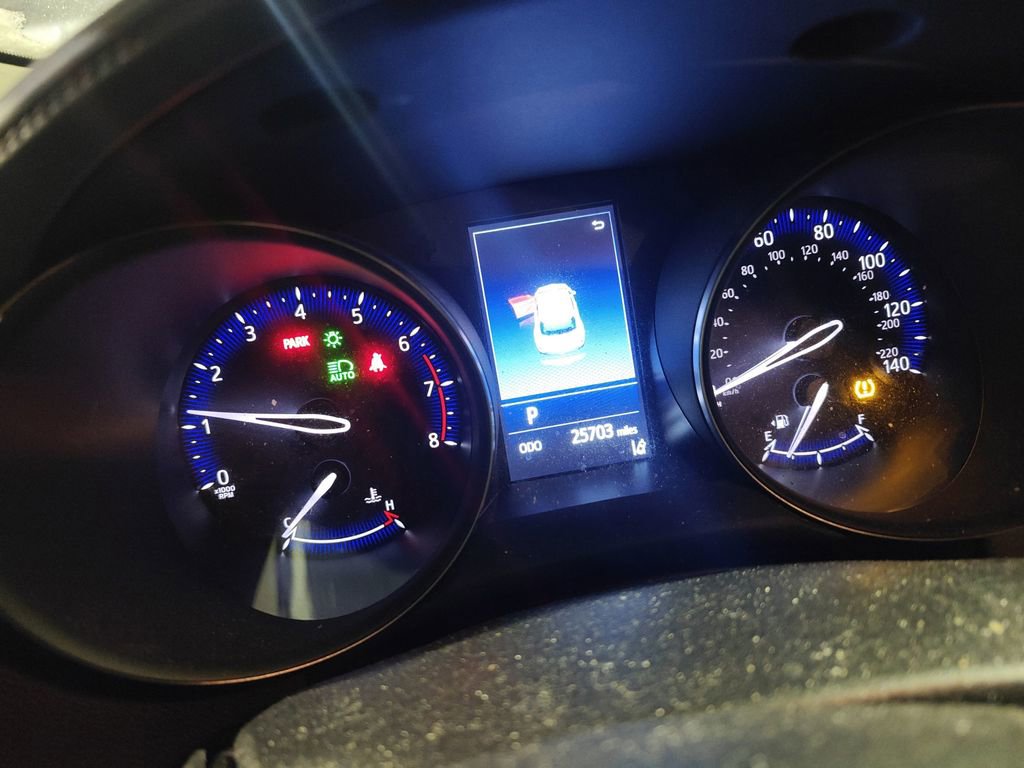 Used 2021 Toyota C-HR XLE image 8