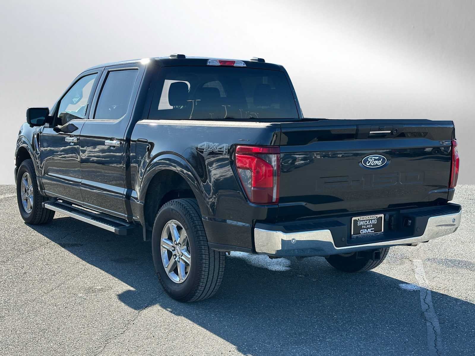 Used 2024 Ford F150 XLT w/ Tow/Haul Package AWD/4WD image 5