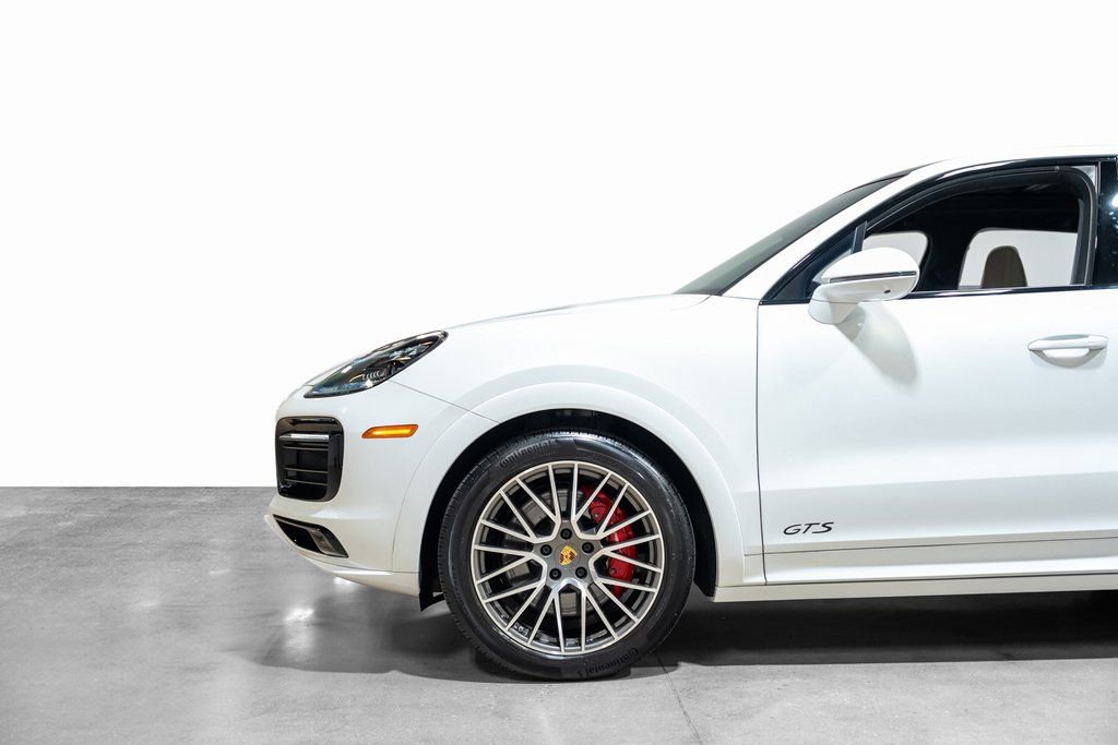 Used 2022 Porsche Cayenne GTS AWD/4WD image 28