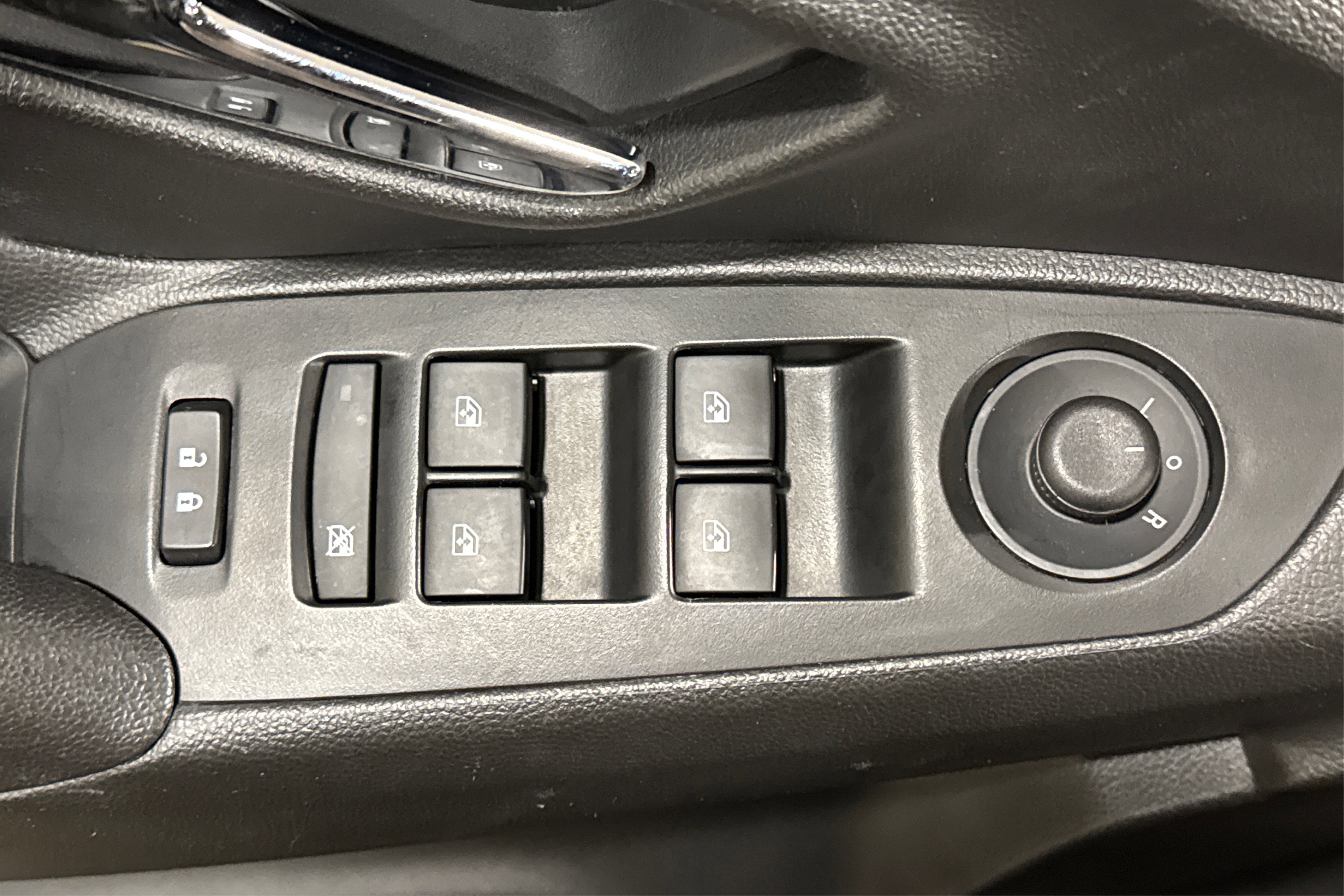 Used 2020 Chevrolet Trax LT w/ Driver Confidence Package image 17