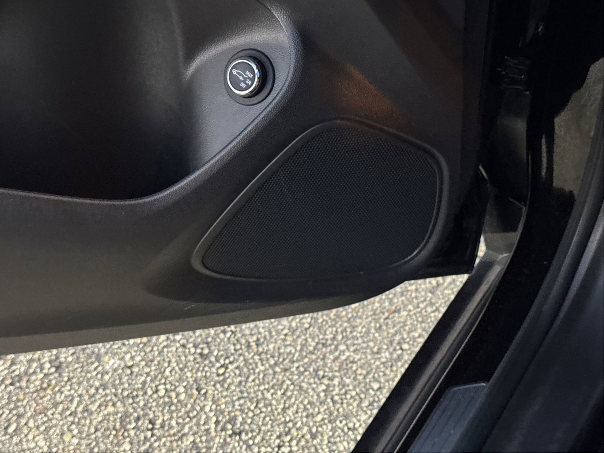 Used 2023 Buick Encore GX Select w/ Sport Touring Package image 35