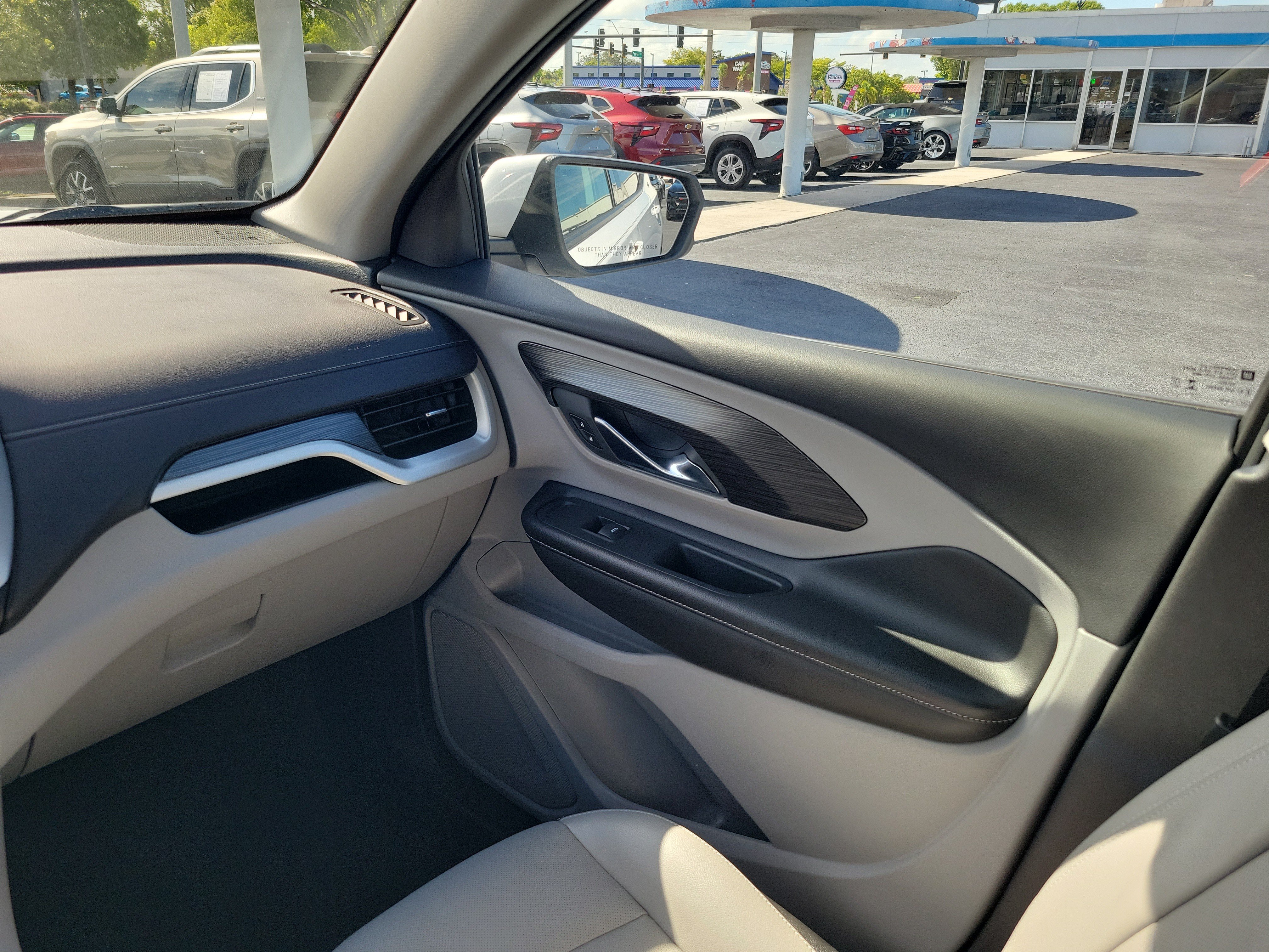 Used 2023 GMC Terrain SLT FWD image 13