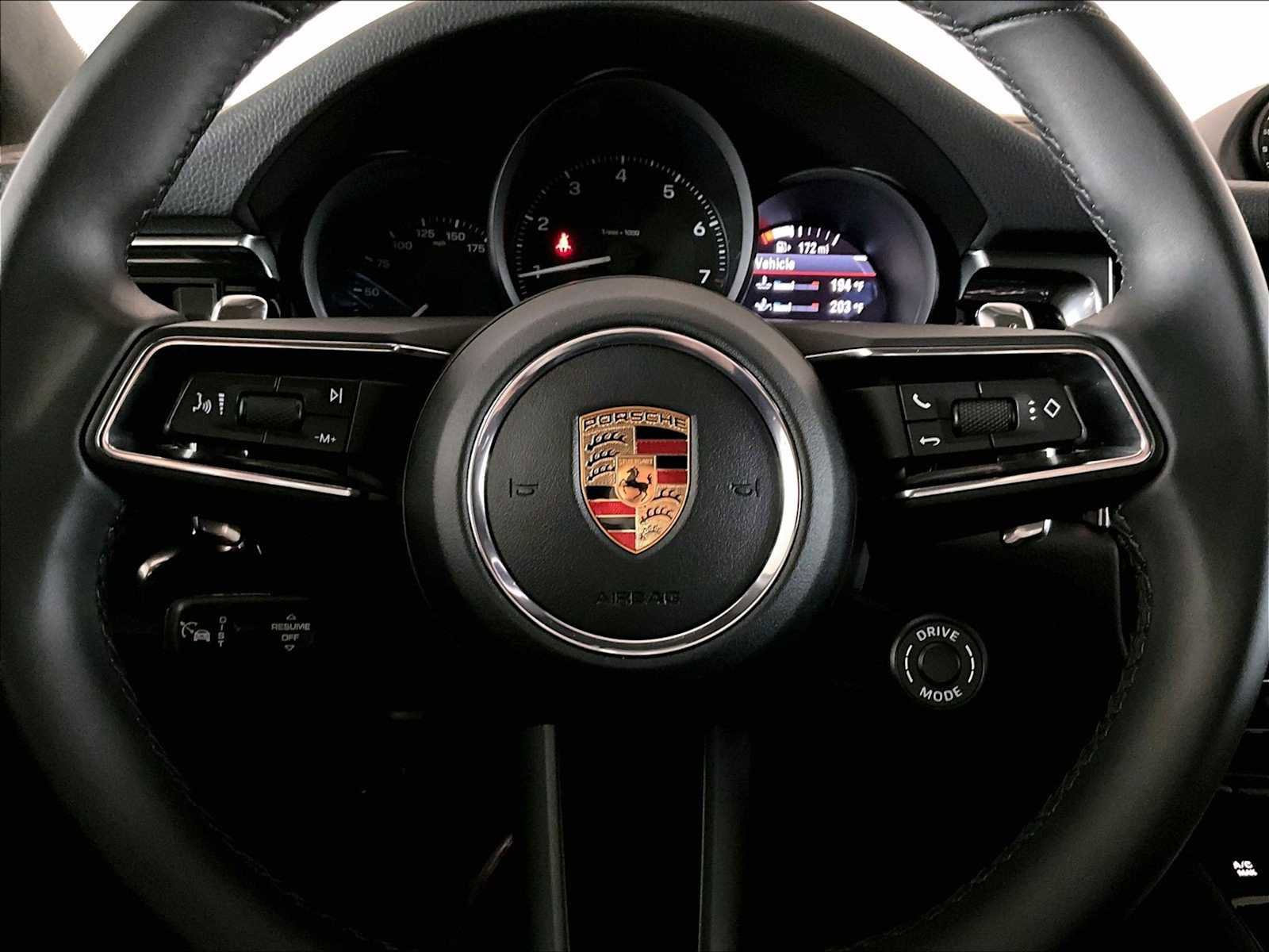 Used 2026 Porsche Macan AWD/4WD image 18