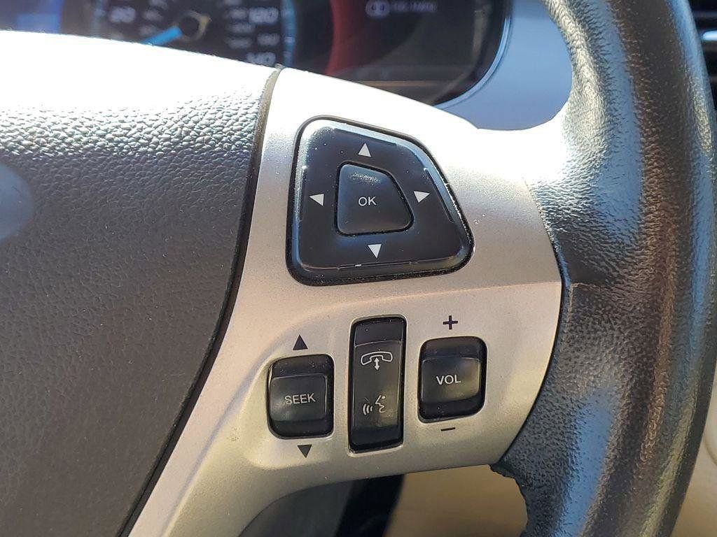 Used 2013 Ford Taurus SEL image 10