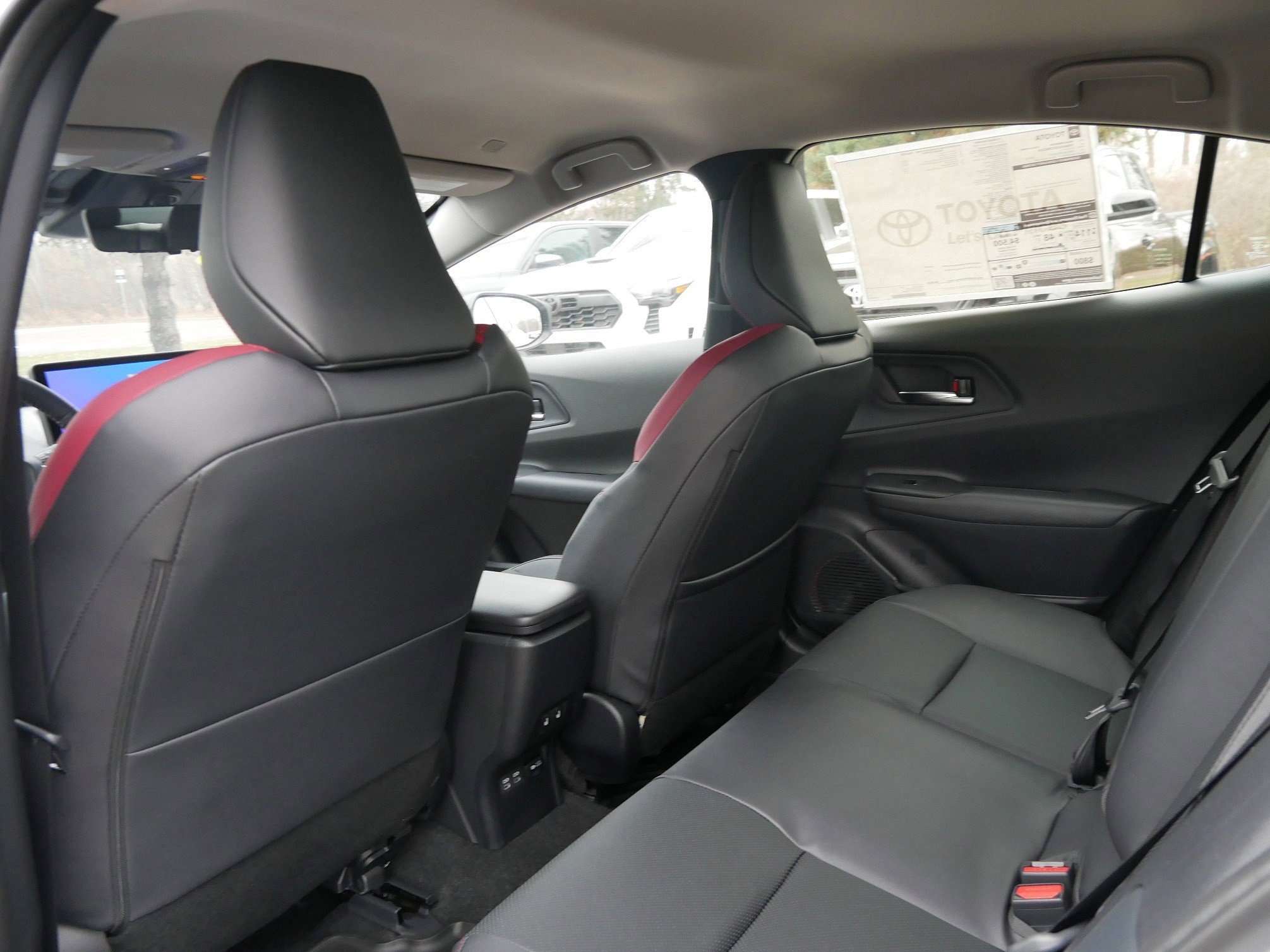 New 2026 Toyota Prius Plug-In Hybrid FWD image 7