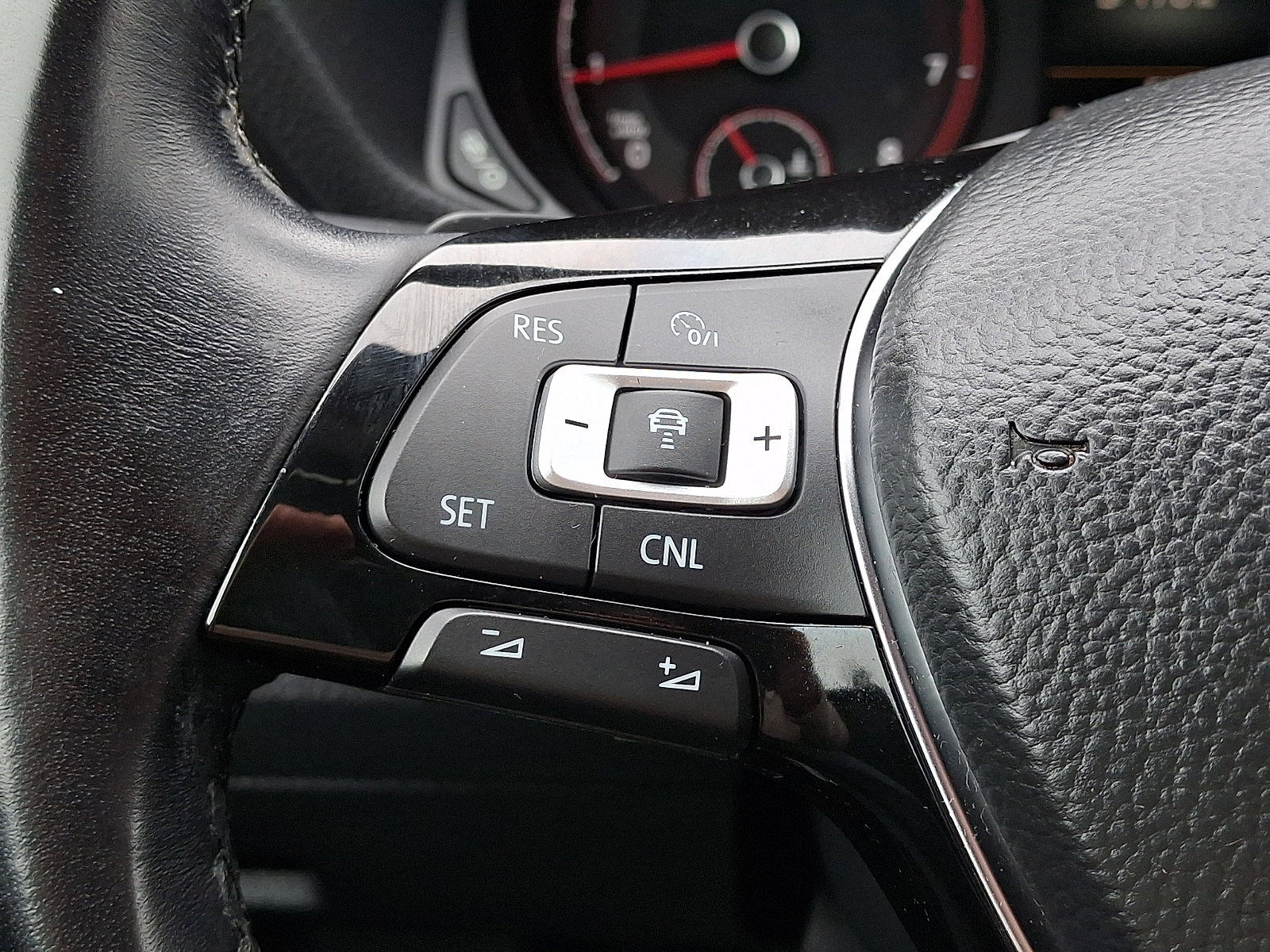 Used 2021 Volkswagen Passat 2.0T R-Line image 25