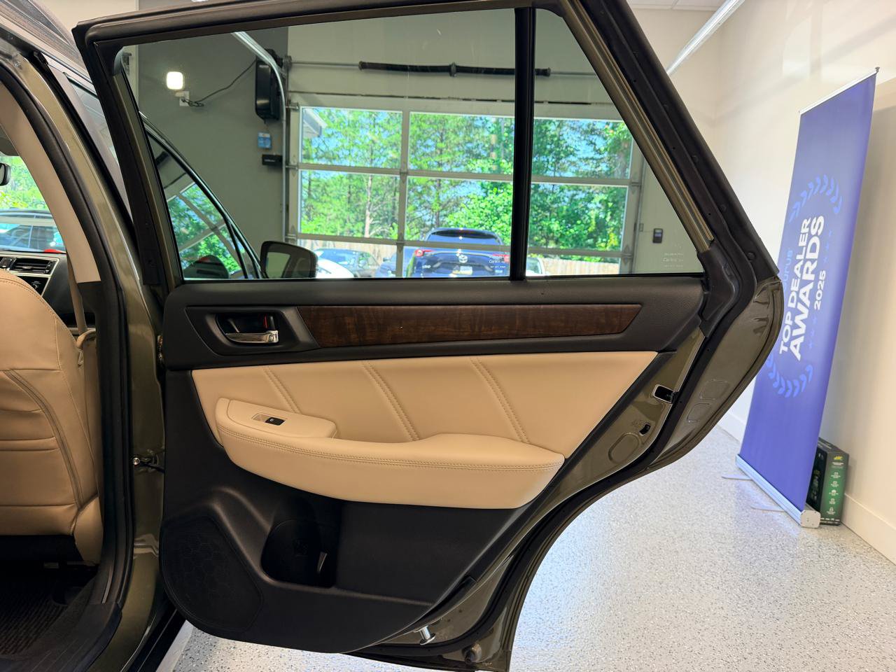 Used 2018 Subaru Outback 2.5i Limited AWD/4WD image 28
