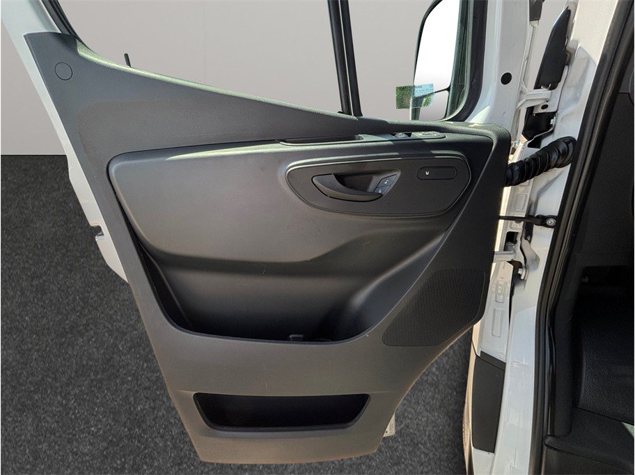 Used 2024 Mercedes-Benz Sprinter 2500 image 20