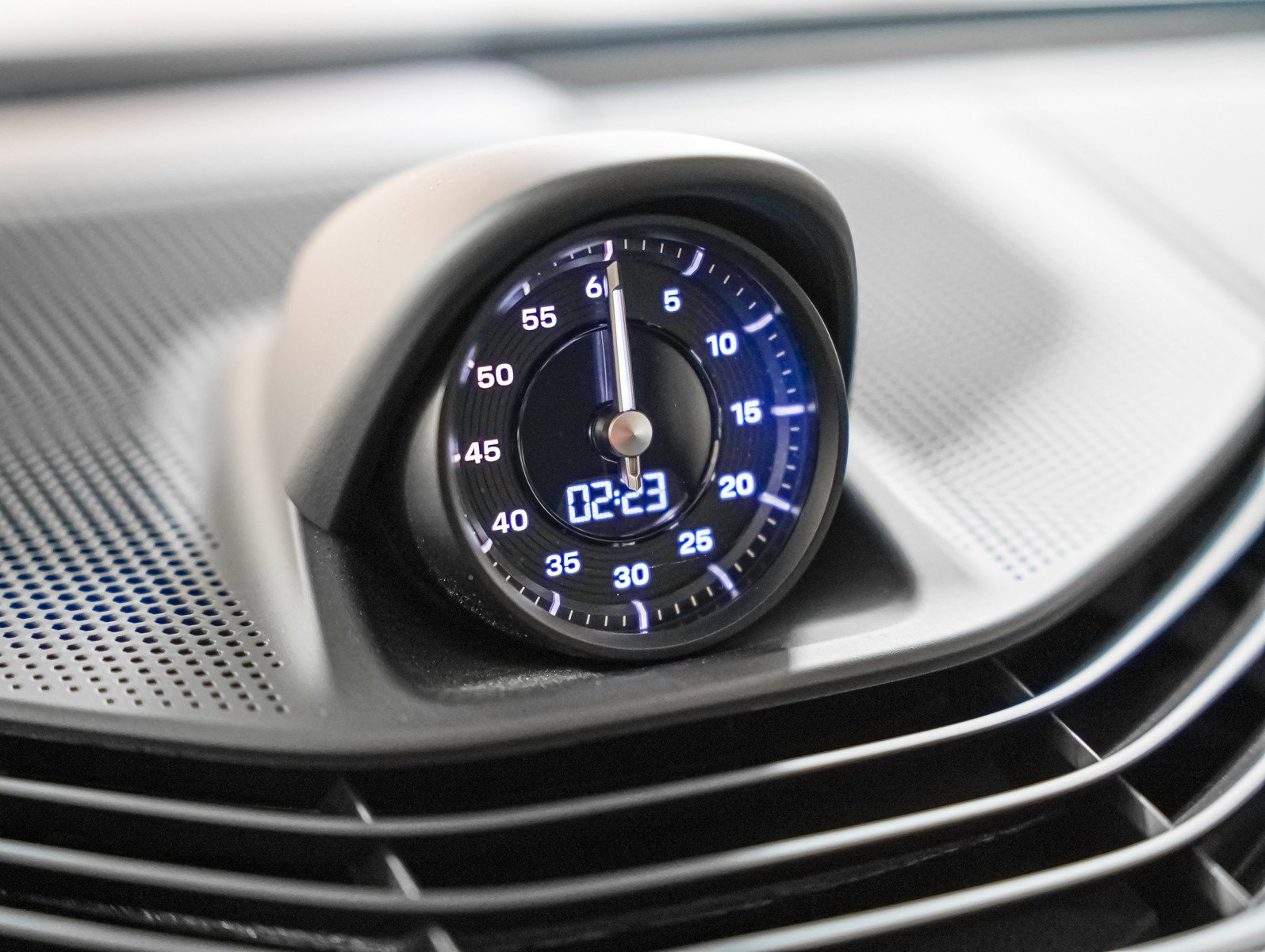 Certified 2024 Porsche Taycan 4 Cross Turismo w/ Premium Package AWD/4WD image 22