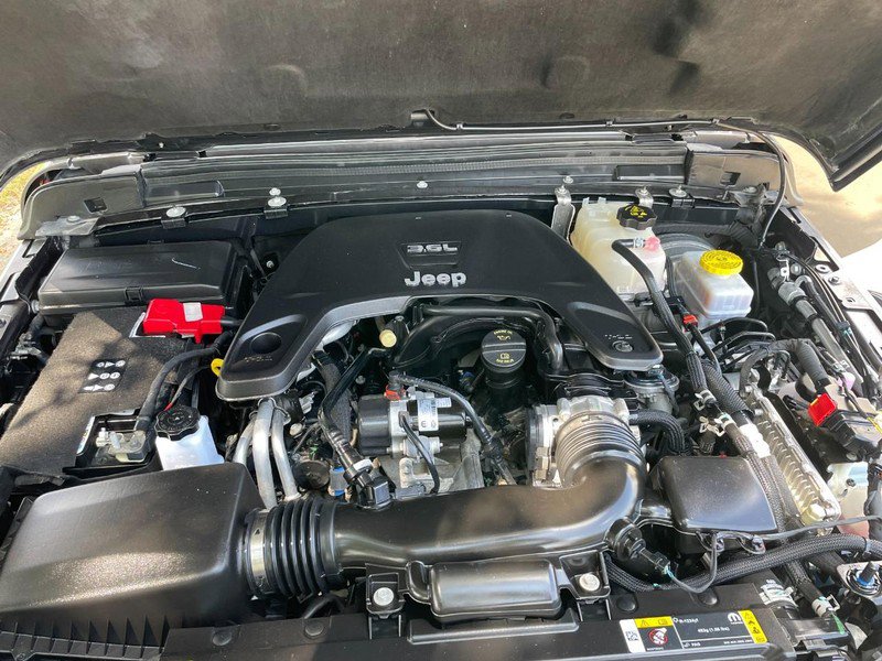 Used 2021 Jeep Wrangler Unlimited Rubicon image 12