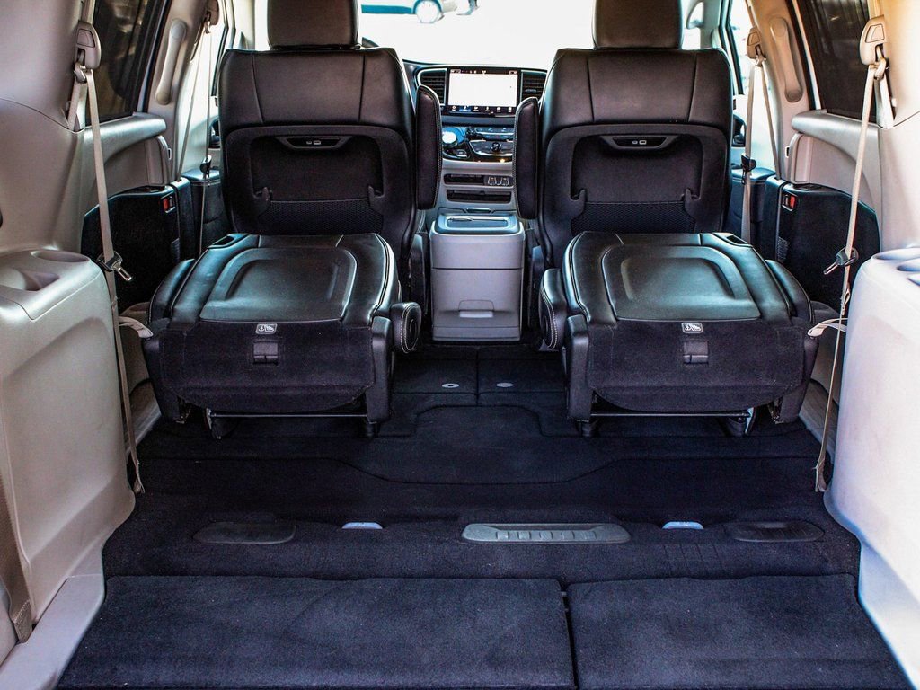 Used 2024 Chrysler Pacifica Touring-L image 47