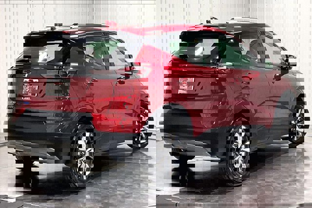 Used 2023 Chevrolet Bolt EUV LT w/ Convenience Package image 13