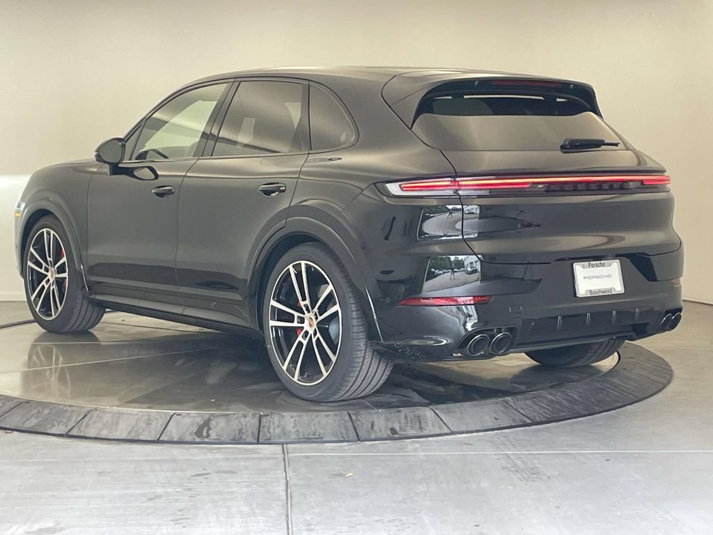 New 2026 Porsche Cayenne GTS AWD/4WD image 3