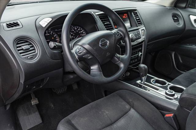 Used 2015 Nissan Pathfinder S image 10