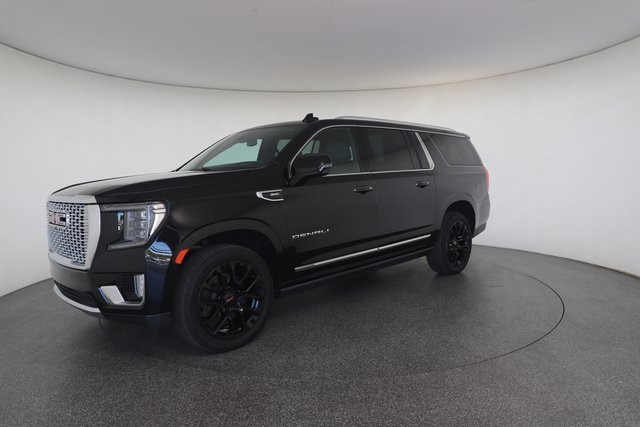 Used 2022 GMC Yukon XL Denali image 2
