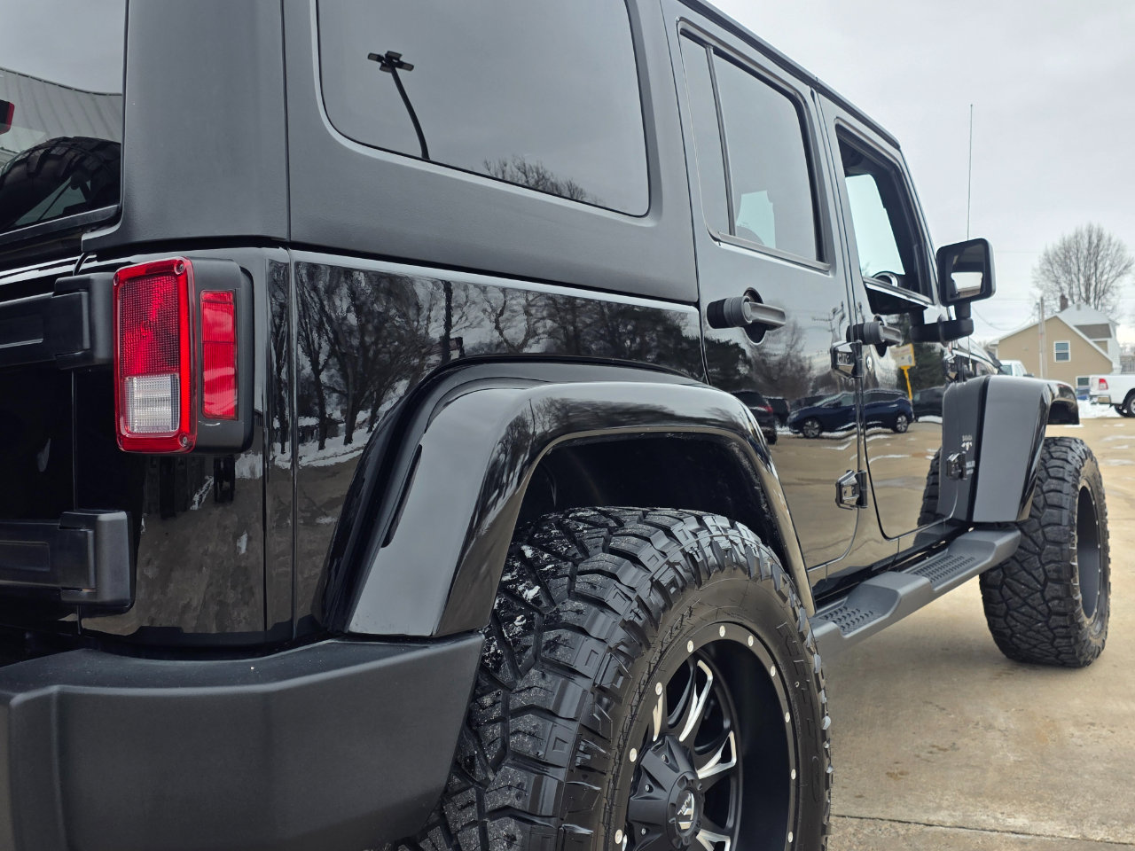 Used 2016 Jeep Wrangler Unlimited Sahara image 16