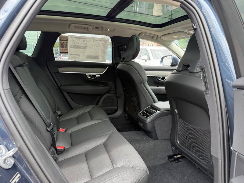 New 2025 Volvo V90 B6 Cross Country Plus w/ Protection Package Premier image 5
