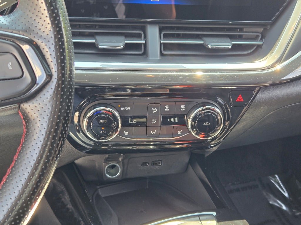 Certified 2024 Chevrolet Trax RS w/ Sunroof Package FWD image 27