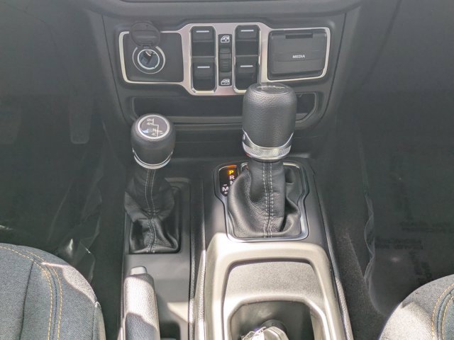 New 2025 Jeep Gladiator Sport image 17