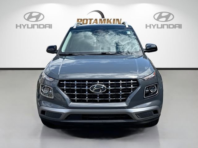 Used 2023 Hyundai Venue Limited w/ Cargo Package FWD image 2