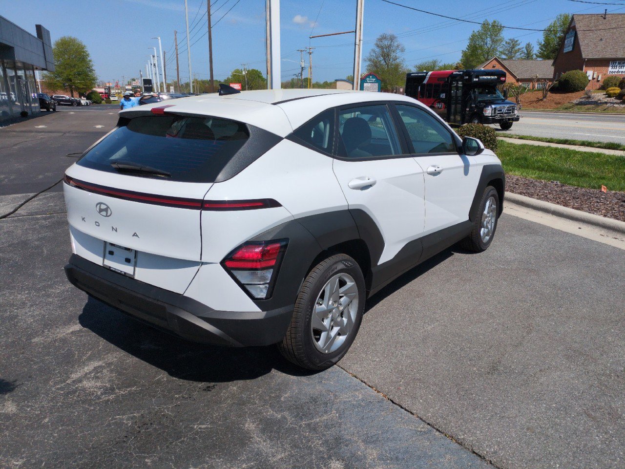 New 2026 Hyundai Kona SE image 8