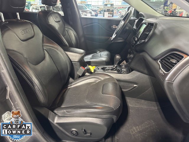 Used 2019 Jeep Cherokee Limited w/ Technology Group AWD/4WD image 35