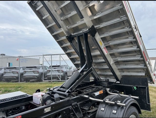 New 2025 Ford F550 4x4 Regular Cab Super Duty image 14
