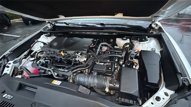 Used 2025 Toyota Camry SE image 34