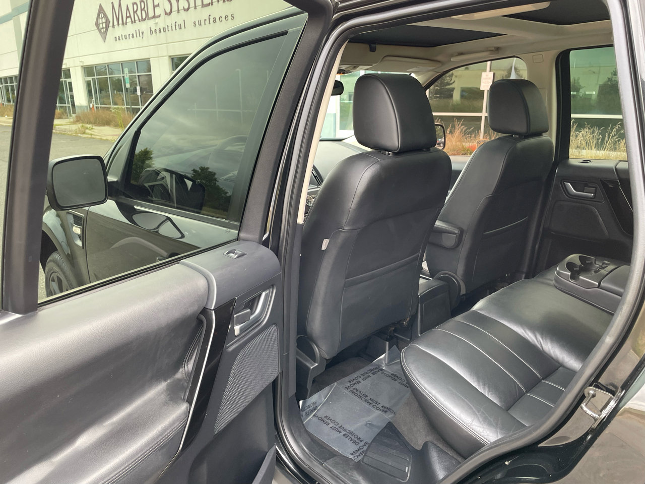 Used 2015 Land Rover LR2 HSE image 12