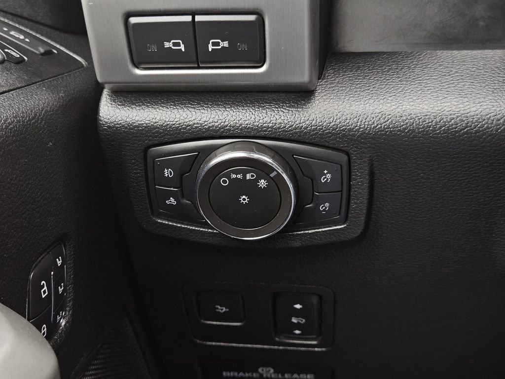 Used 2021 Ford F350 Platinum AWD/4WD image 17