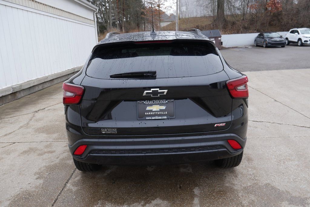 Used 2025 Chevrolet Trax RS image 6